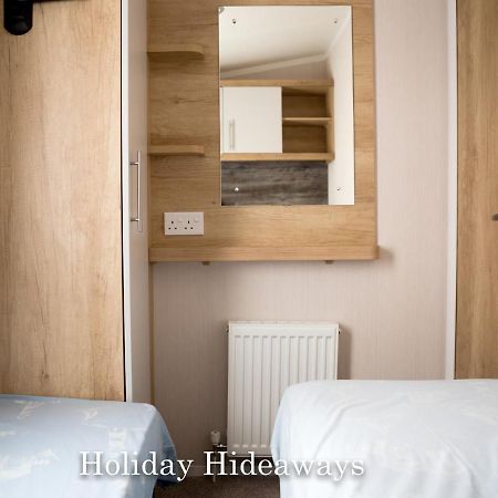 Holiday Hideaways Lytchett Minster Exteriör bild