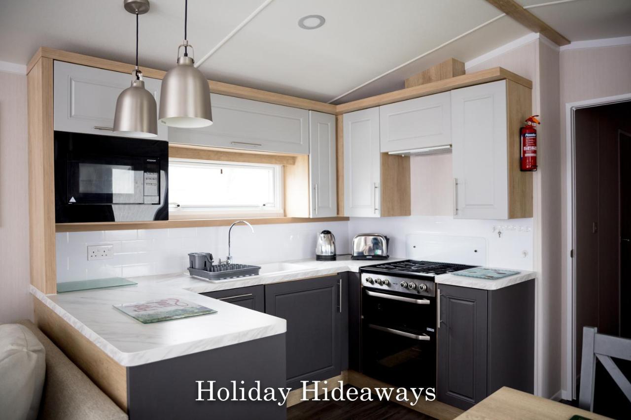 Holiday Hideaways Lytchett Minster Exteriör bild