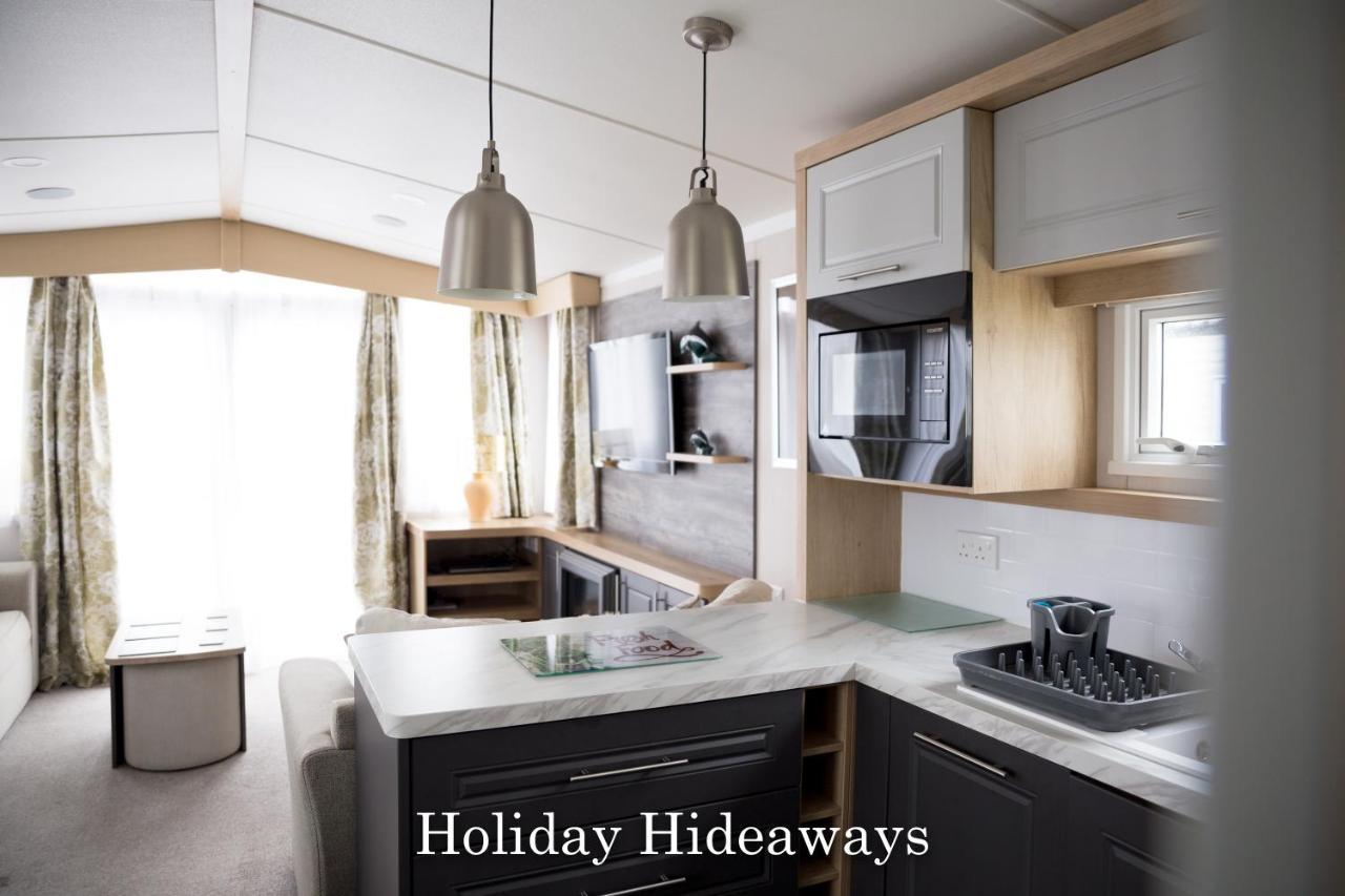 Holiday Hideaways Lytchett Minster Exteriör bild