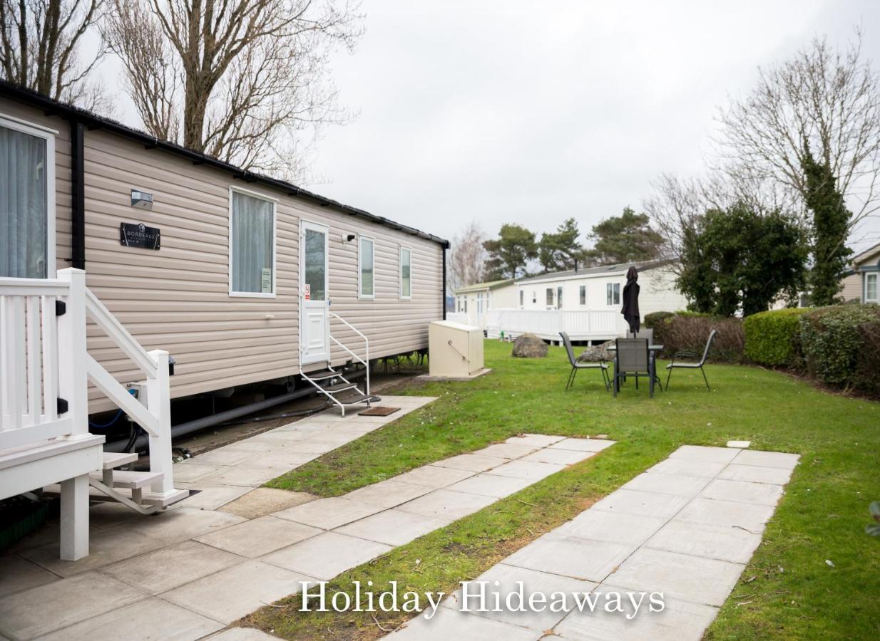 Holiday Hideaways Lytchett Minster Exteriör bild