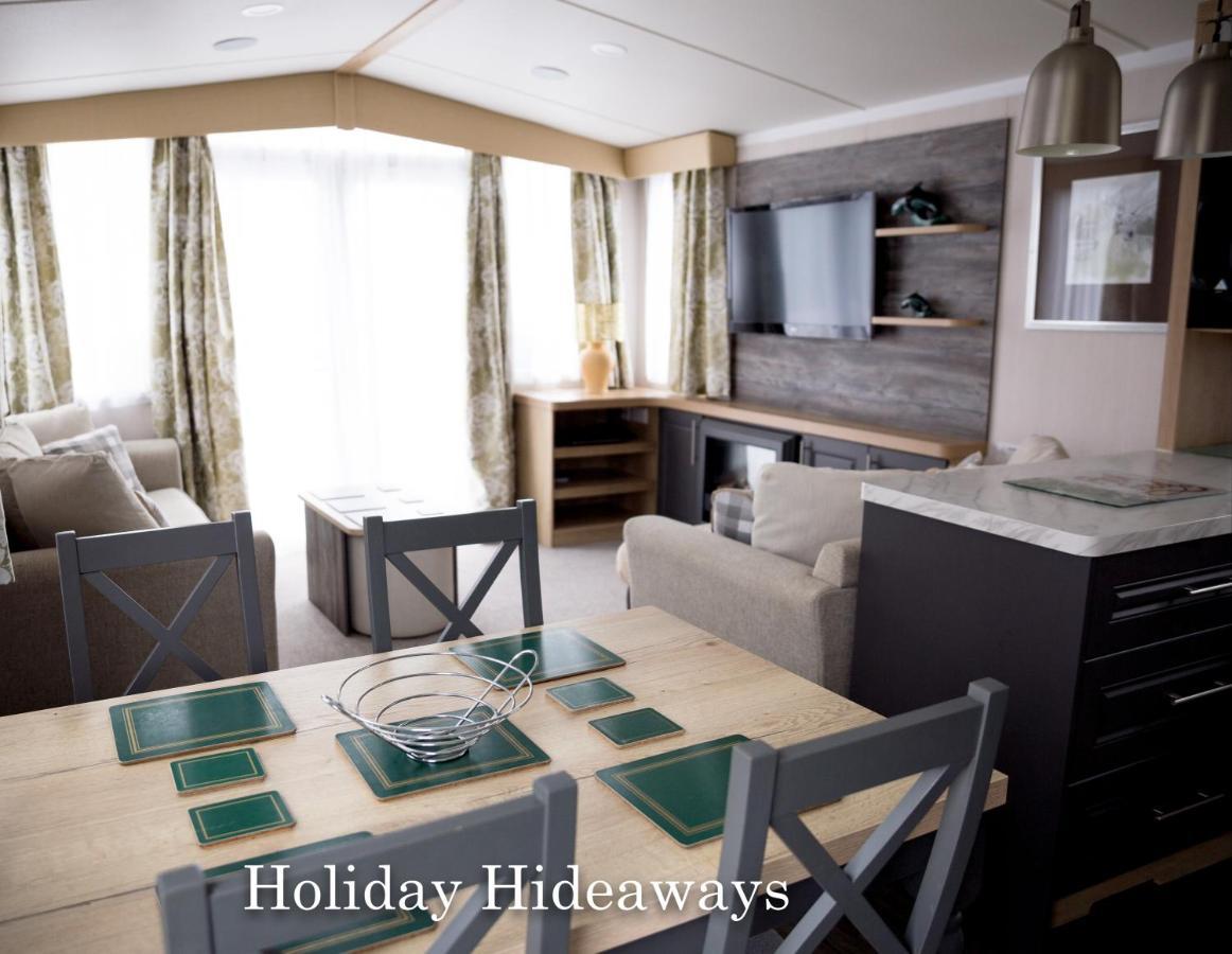 Holiday Hideaways Lytchett Minster Exteriör bild