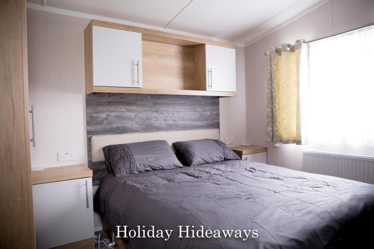 Holiday Hideaways Lytchett Minster Exteriör bild