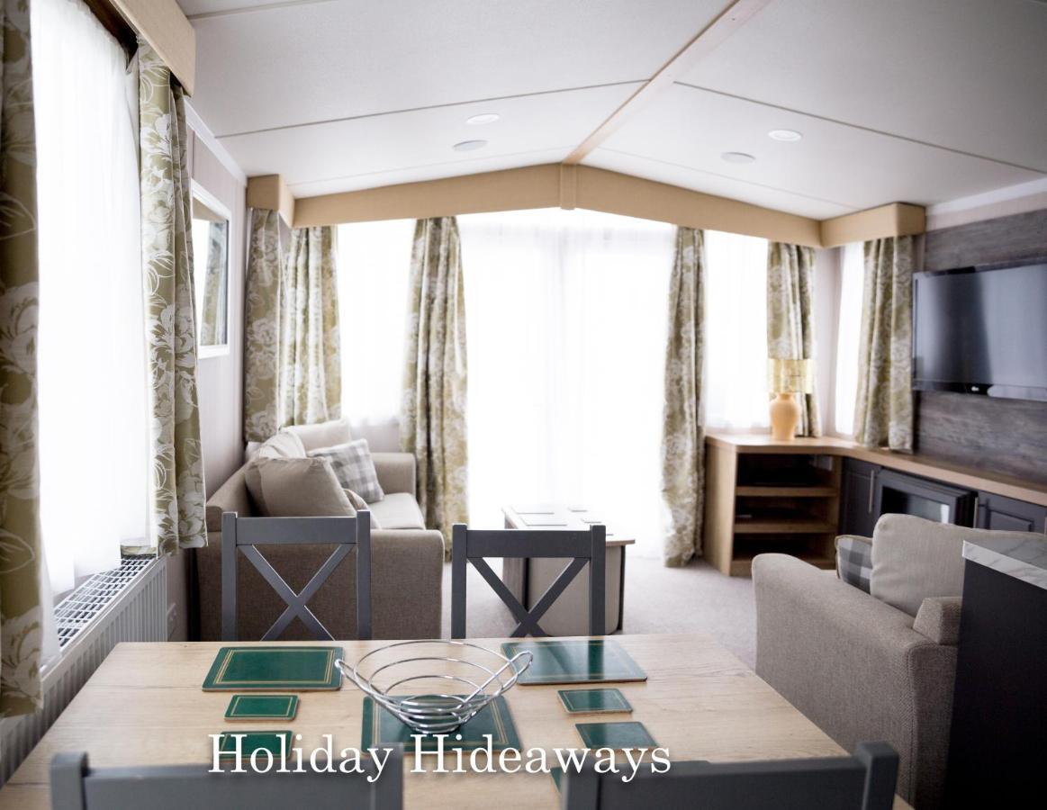 Holiday Hideaways Lytchett Minster Exteriör bild