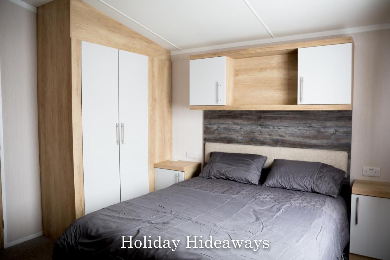 Holiday Hideaways Lytchett Minster Exteriör bild