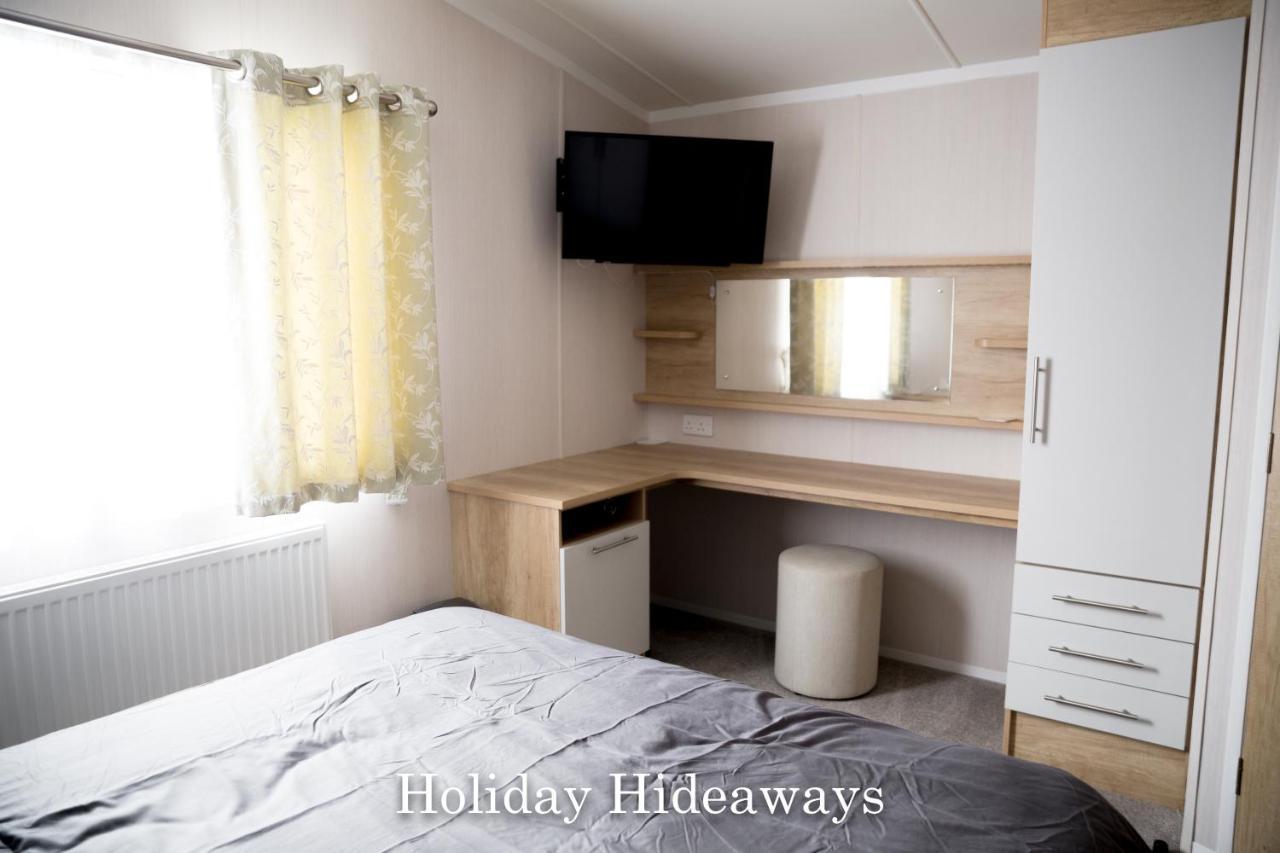 Holiday Hideaways Lytchett Minster Exteriör bild