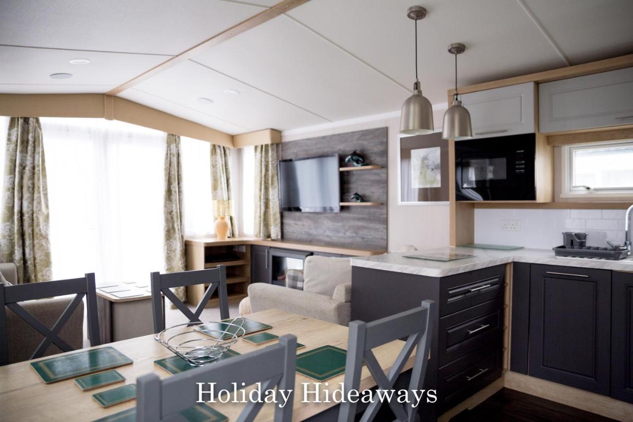 Holiday Hideaways Lytchett Minster Exteriör bild